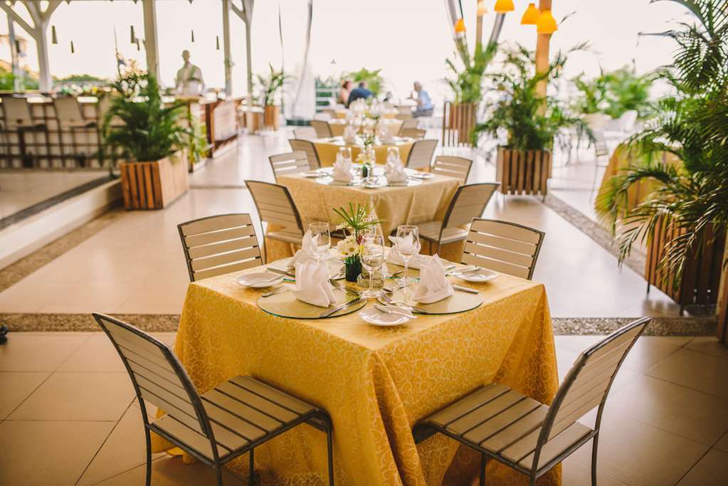 Hotel Montana Petionville Ресторан фото